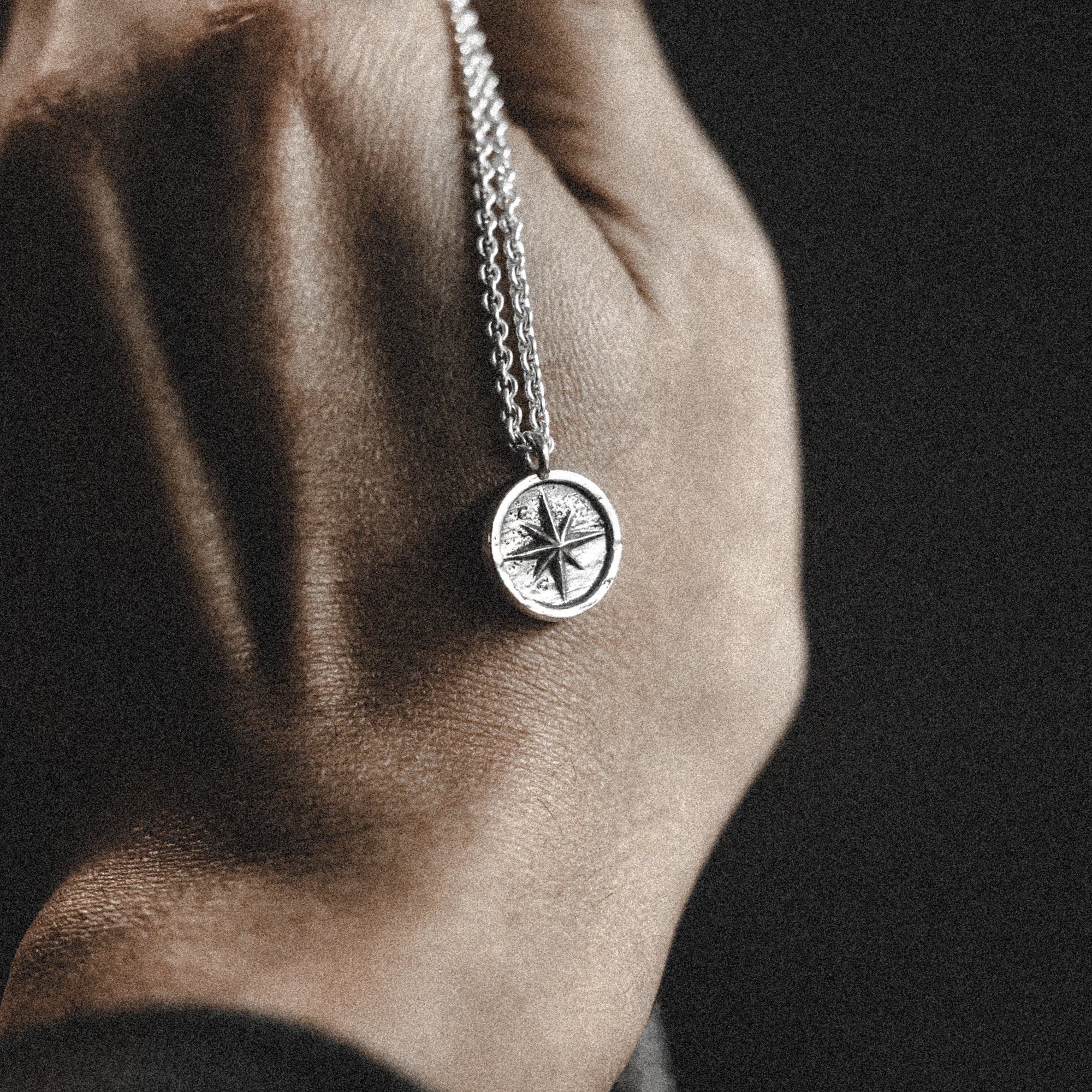 The Wayfarer + Chain