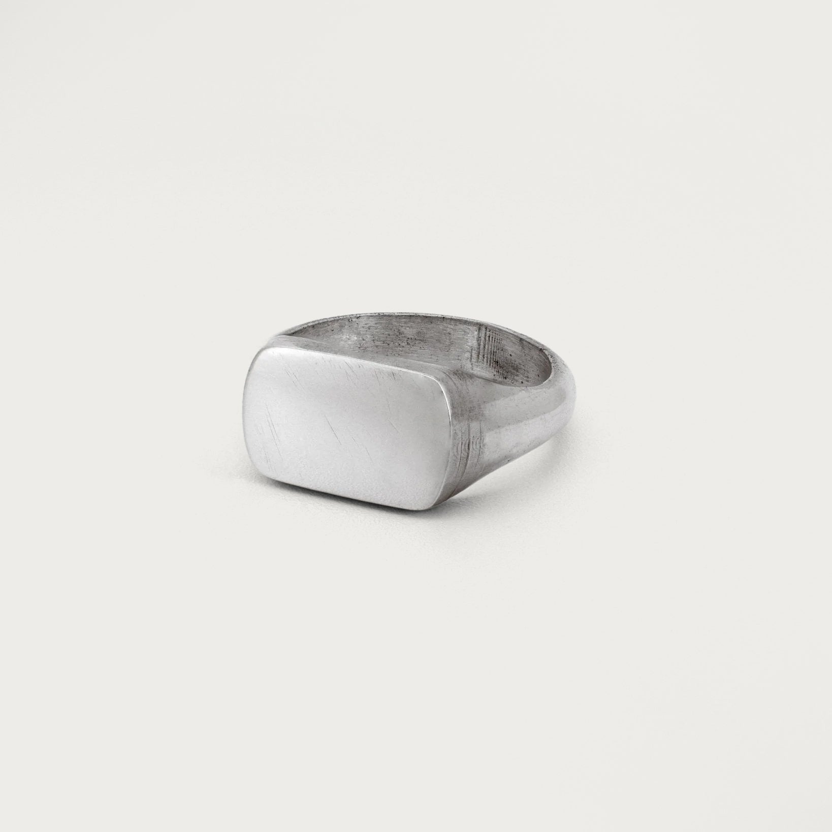 Design your custom ring.