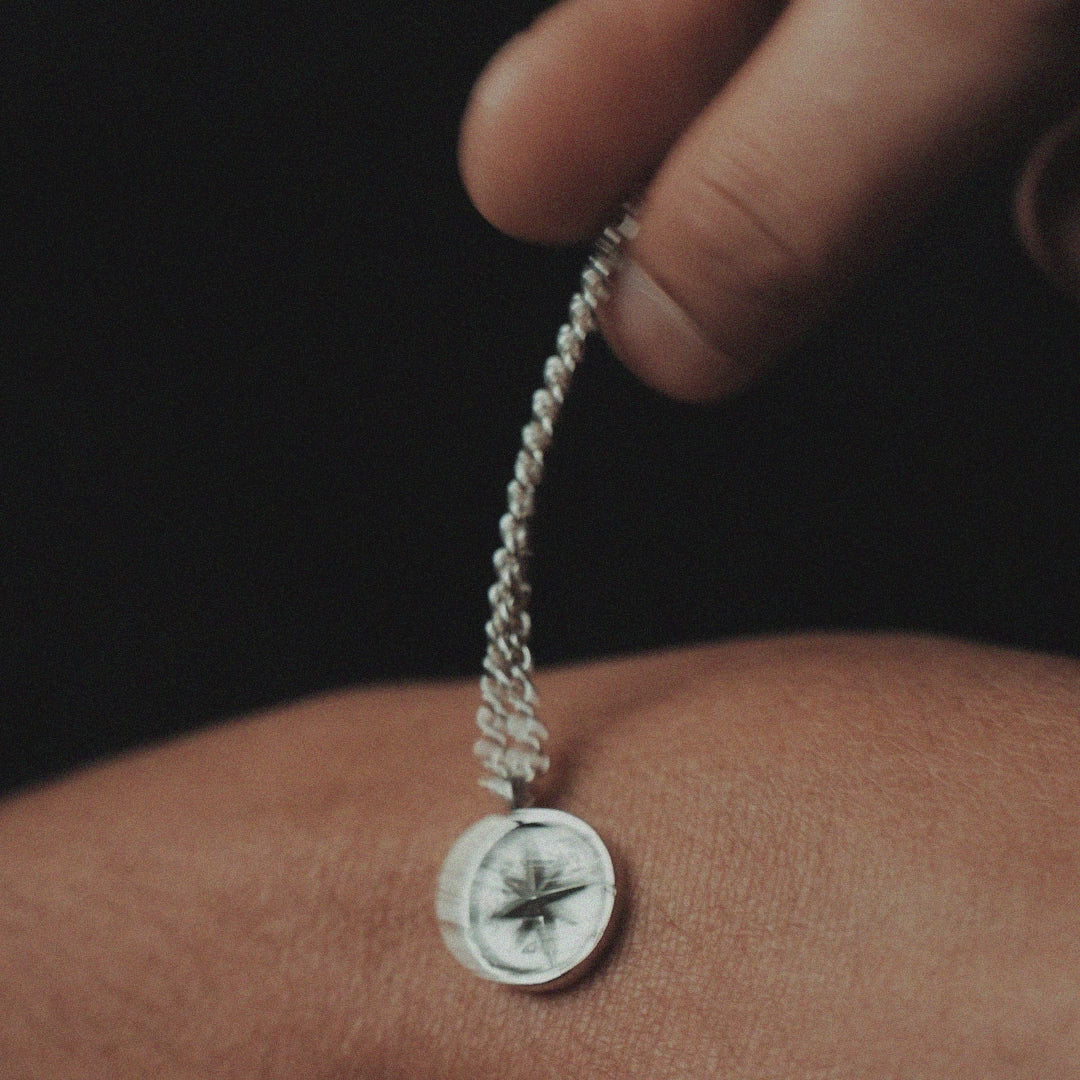 Load video: The Wayfarer + Chain
